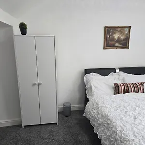 Realwood Homes Bed & Breakfast